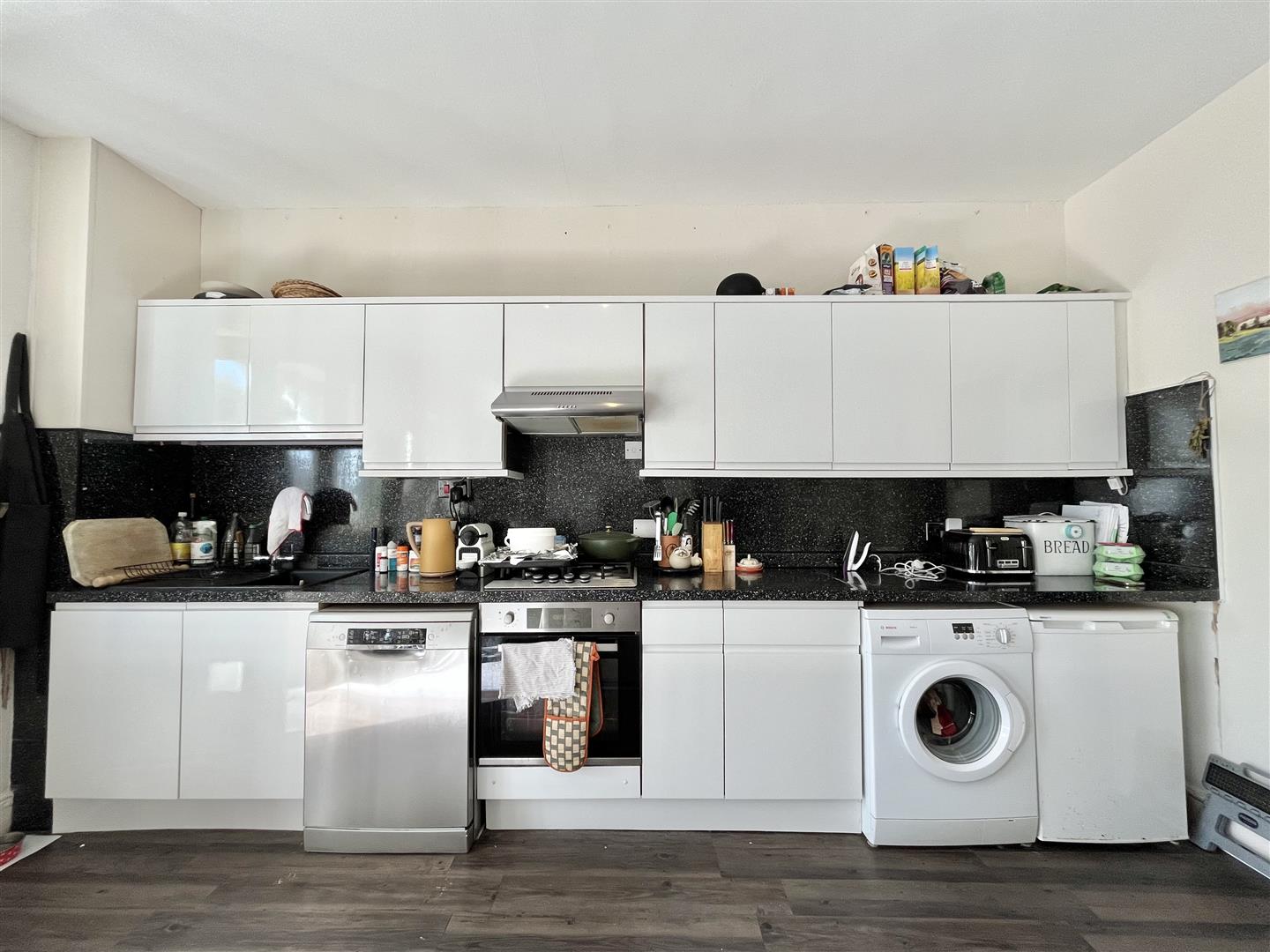 1 bed property in Grosvenor Gardens, St Leonards On Sea